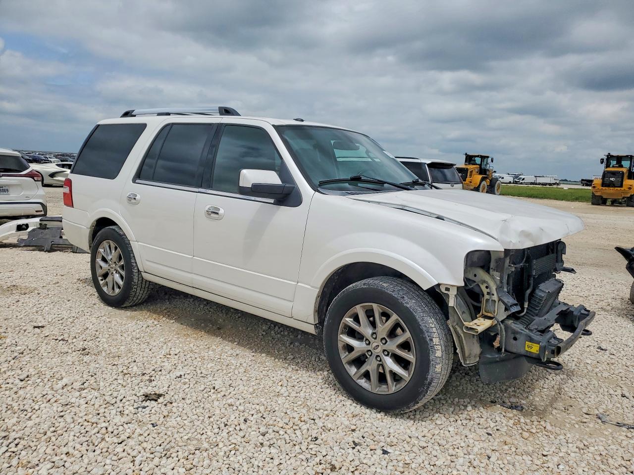 FORD EXPEDITION 2016 — 5