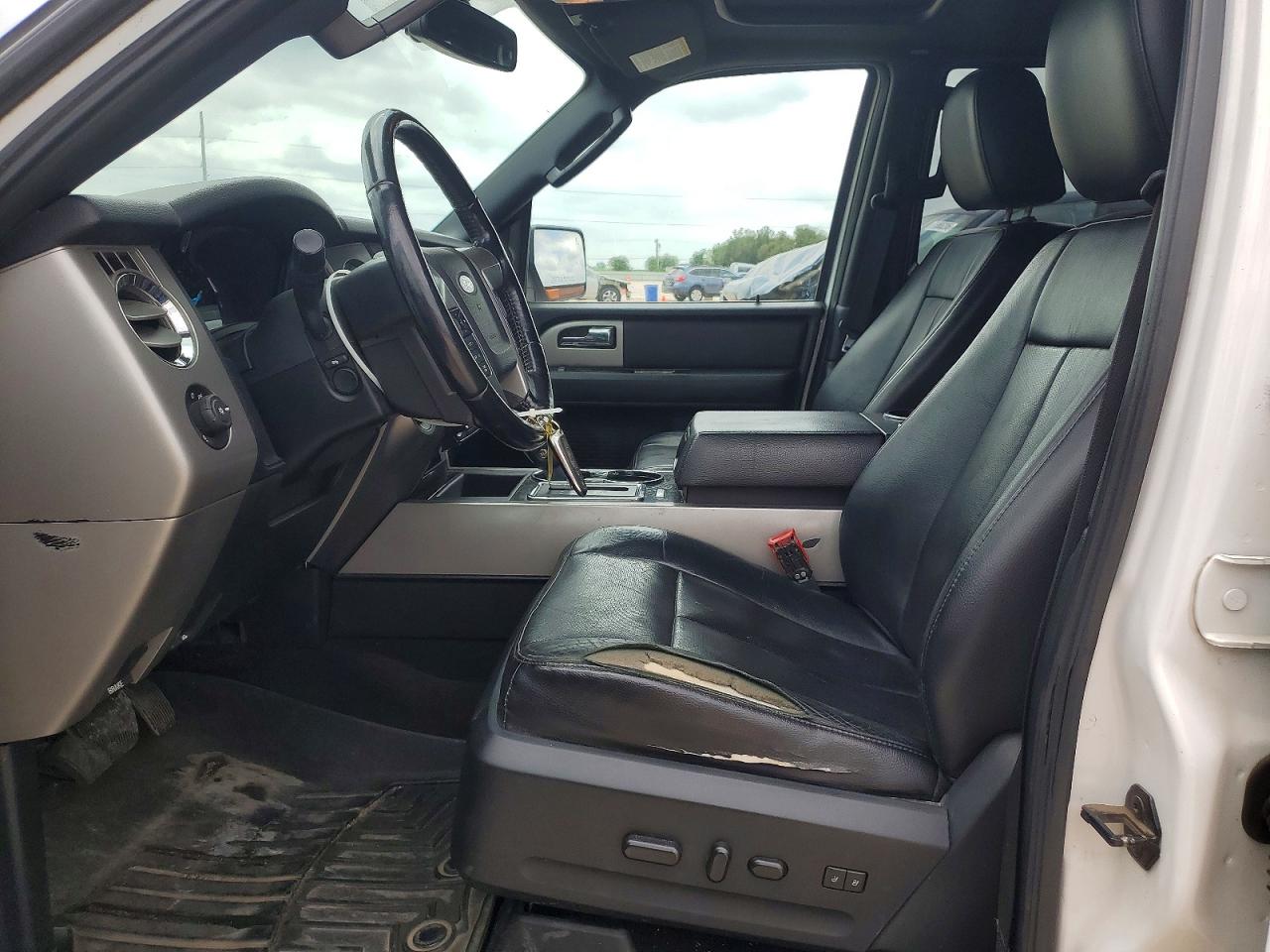 FORD EXPEDITION 2016 — 8