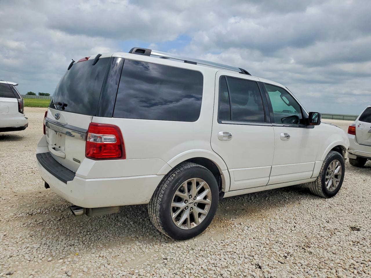 FORD EXPEDITION 2016 — 4