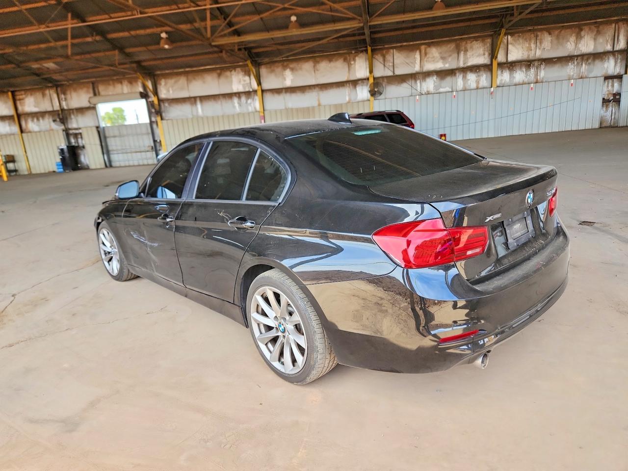 BMW 320 2018 — 3