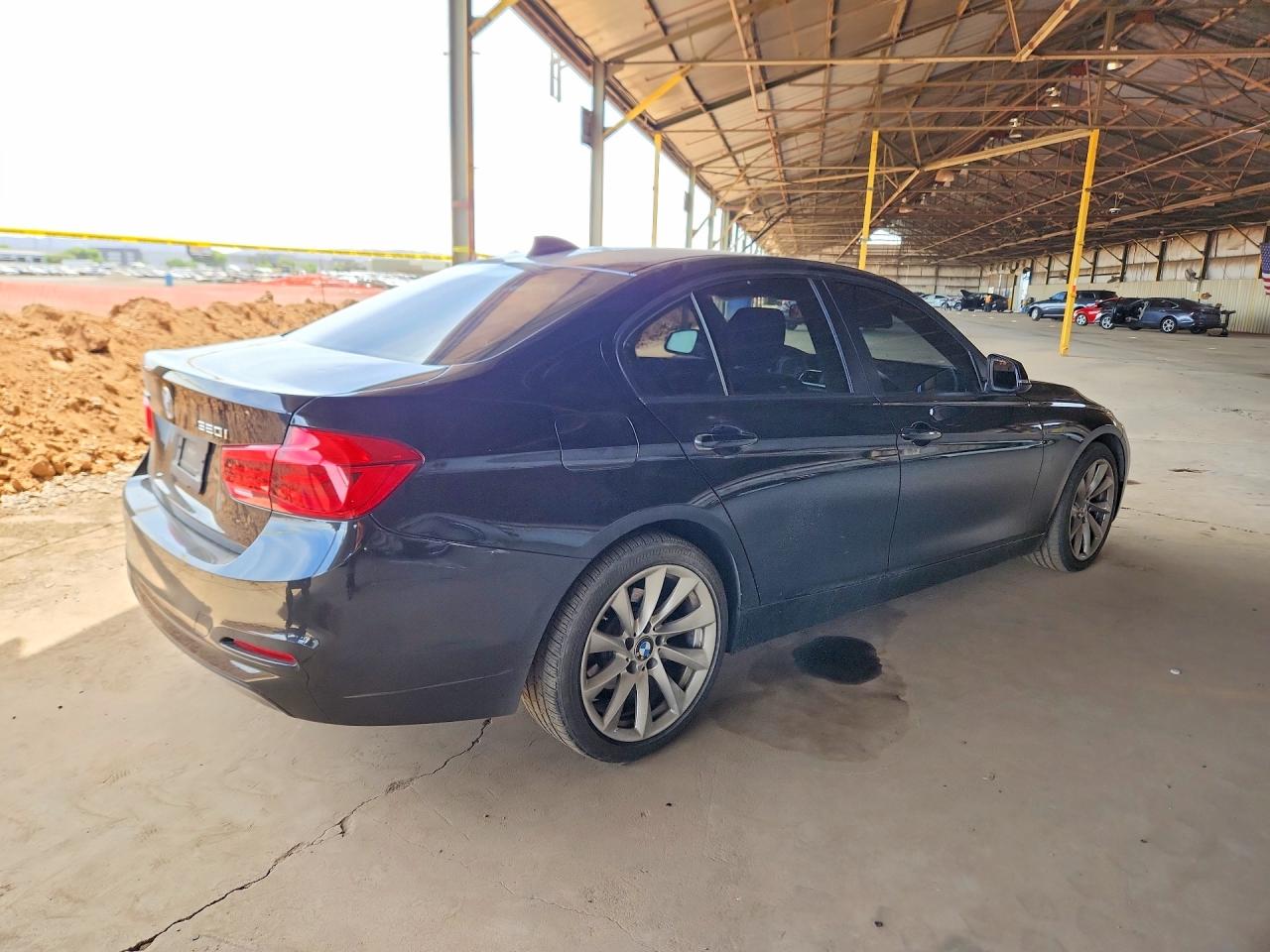 BMW 320 2018 — 4