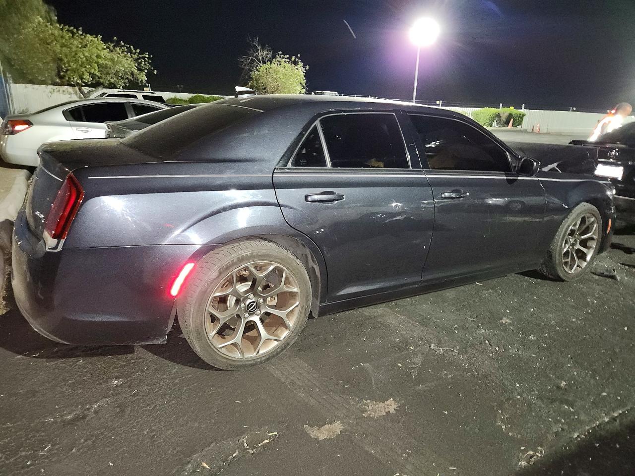 CHRYSLER 300 2015 — 4