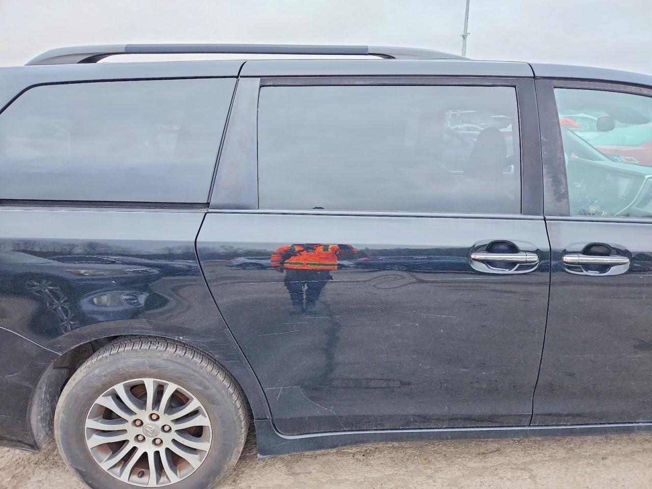 TOYOTA SIENNA 2020 — 12