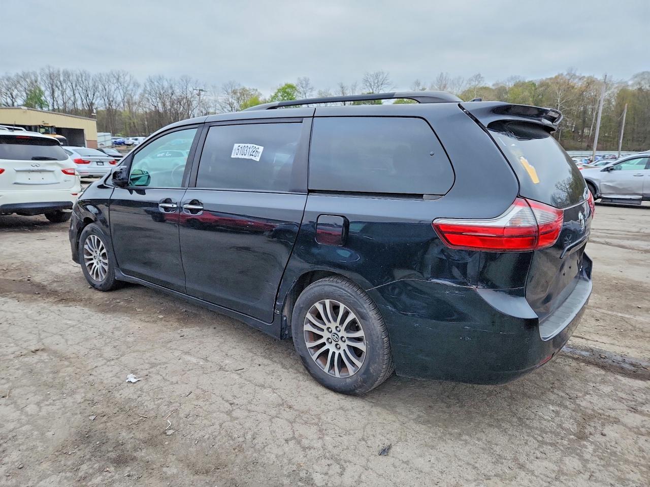 TOYOTA SIENNA 2020 — 3