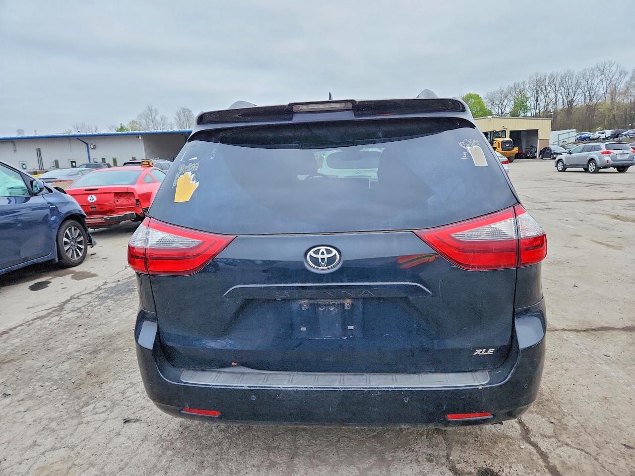 TOYOTA SIENNA 2020 — 7