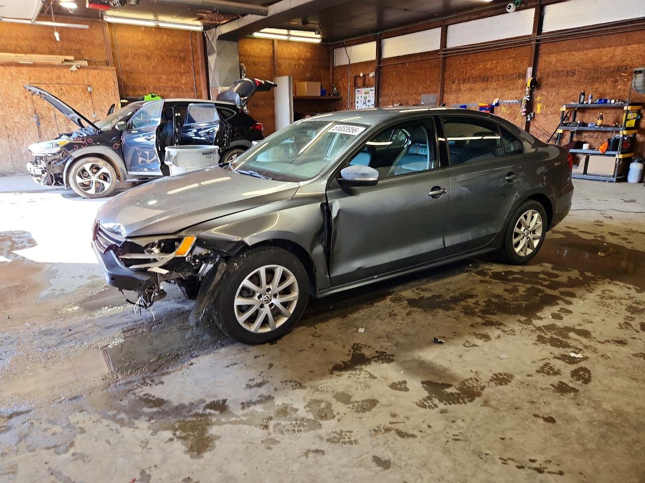 VOLKSWAGEN JETTA 2011 — 2