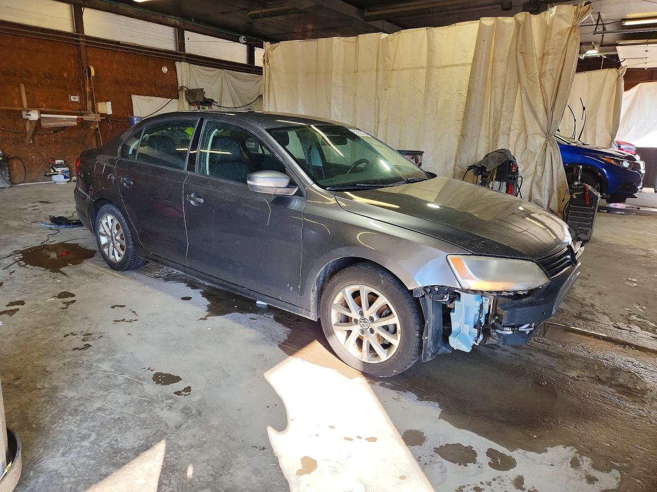 VOLKSWAGEN JETTA 2011 — 5