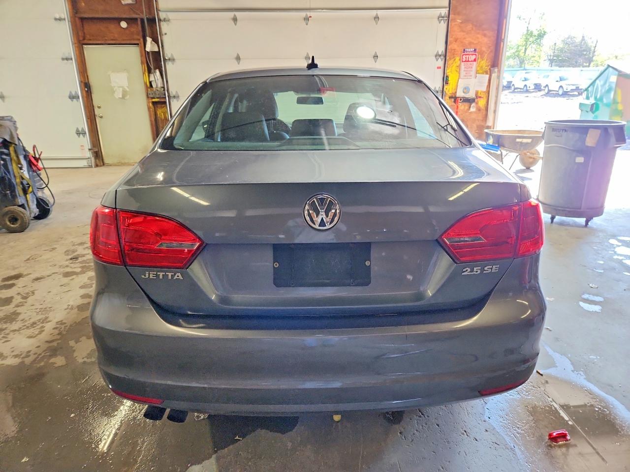 VOLKSWAGEN JETTA 2011 — 7