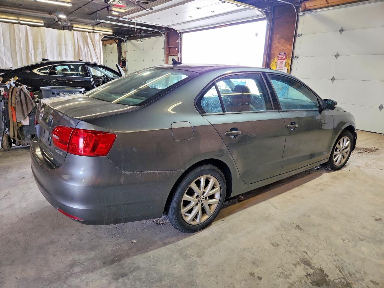 VOLKSWAGEN JETTA 2011 — 4