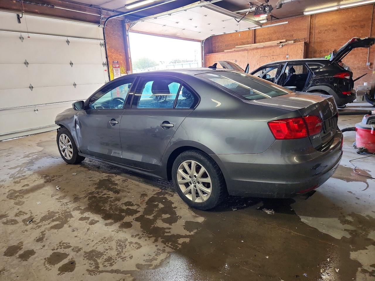 VOLKSWAGEN JETTA 2011 — 3