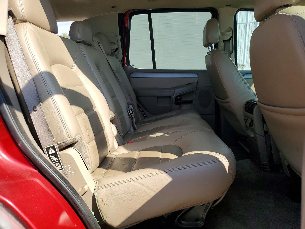 FORD EXPLORER 2003 — 12