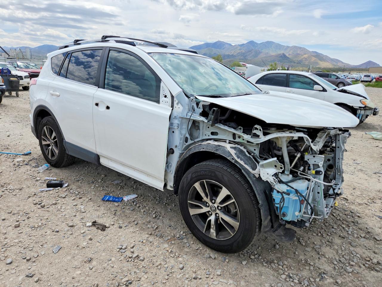 TOYOTA RAV4 2017 — 5