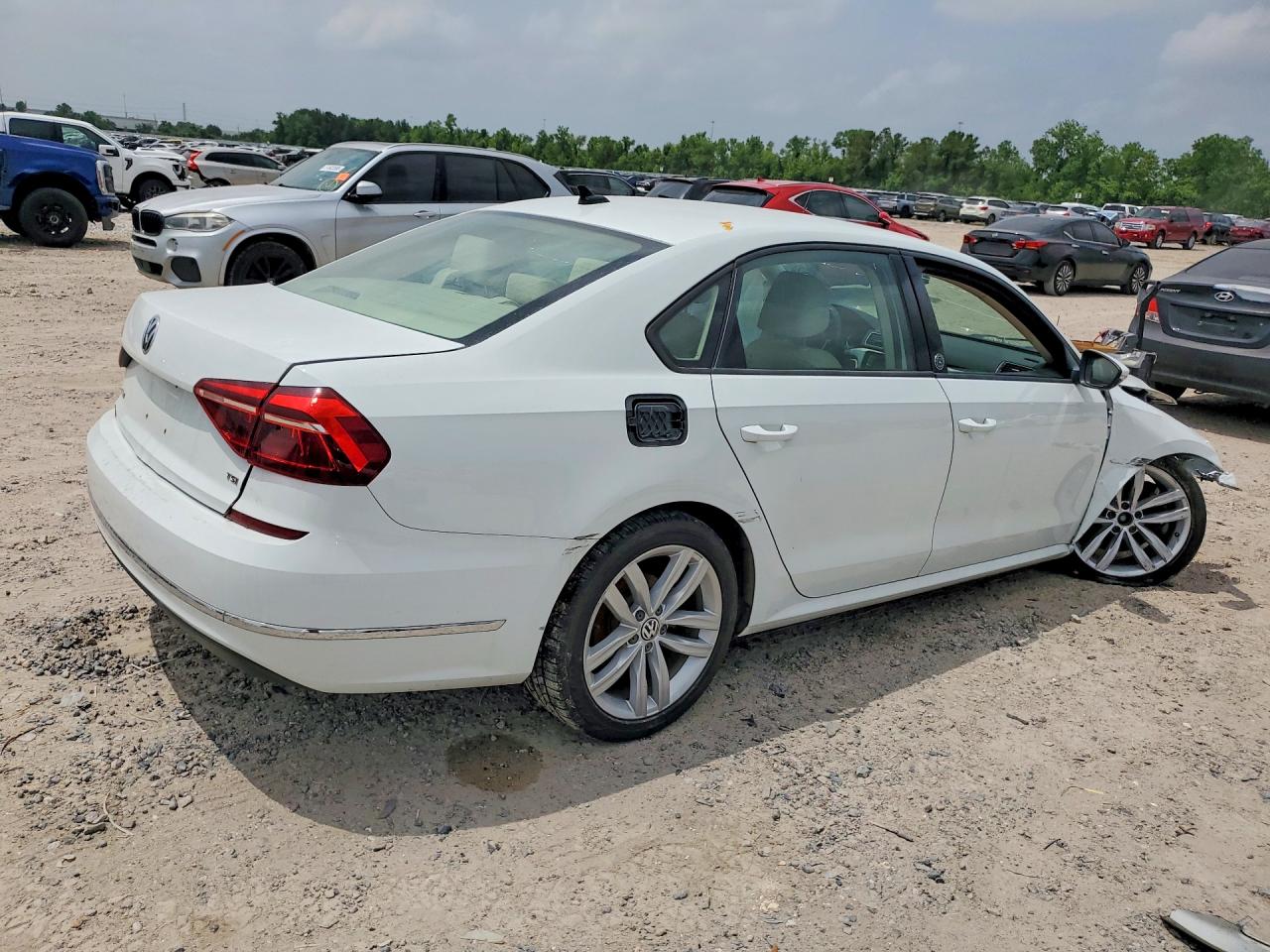 VOLKSWAGEN PASSAT 2019 — 4