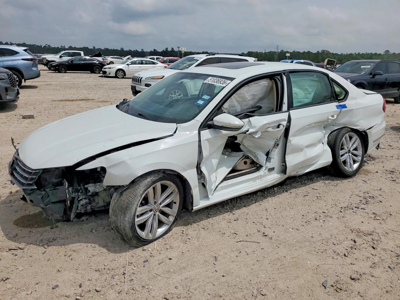 VOLKSWAGEN PASSAT 2019 — 2