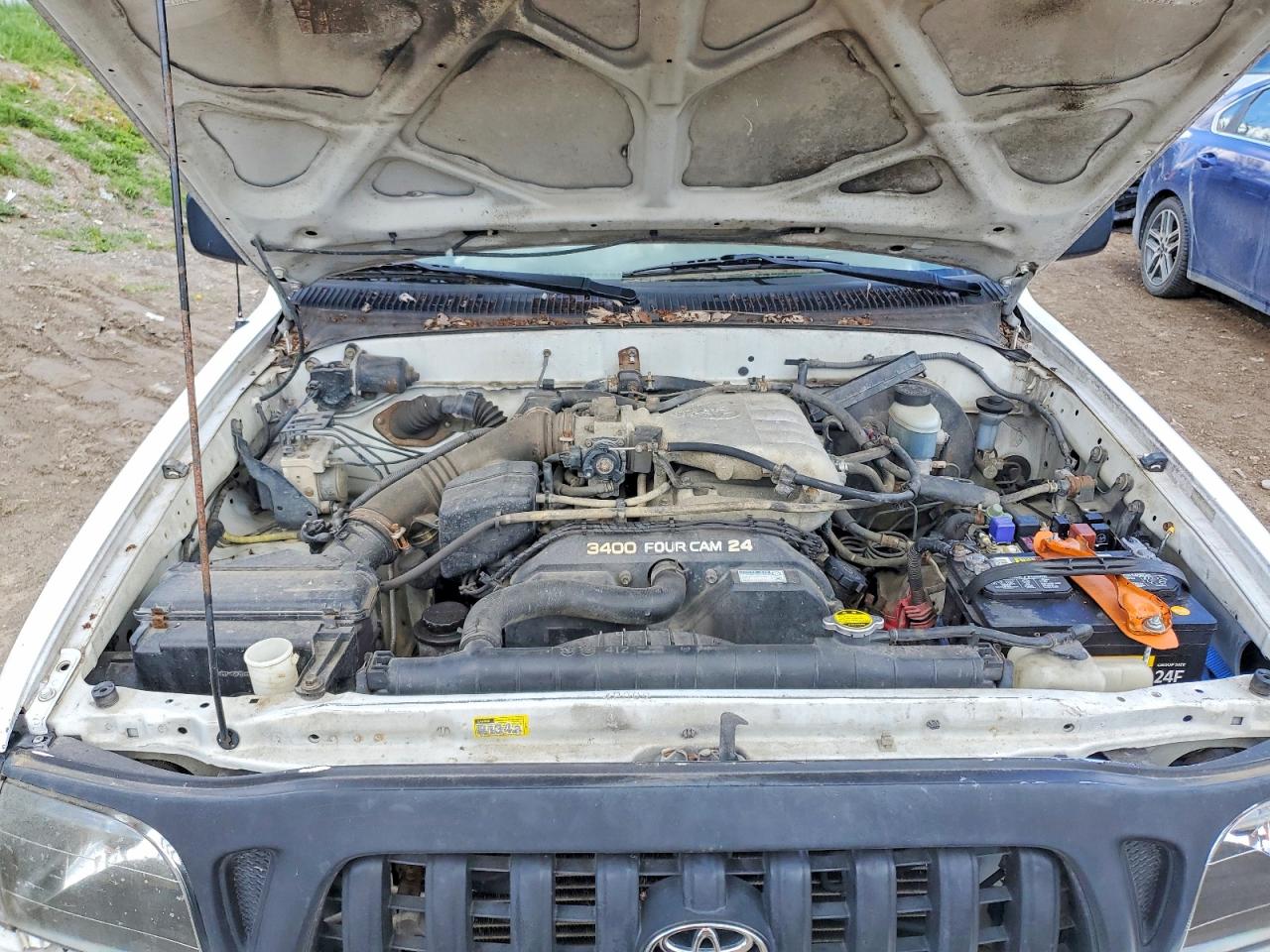 TOYOTA TACOMA 2003 — 12