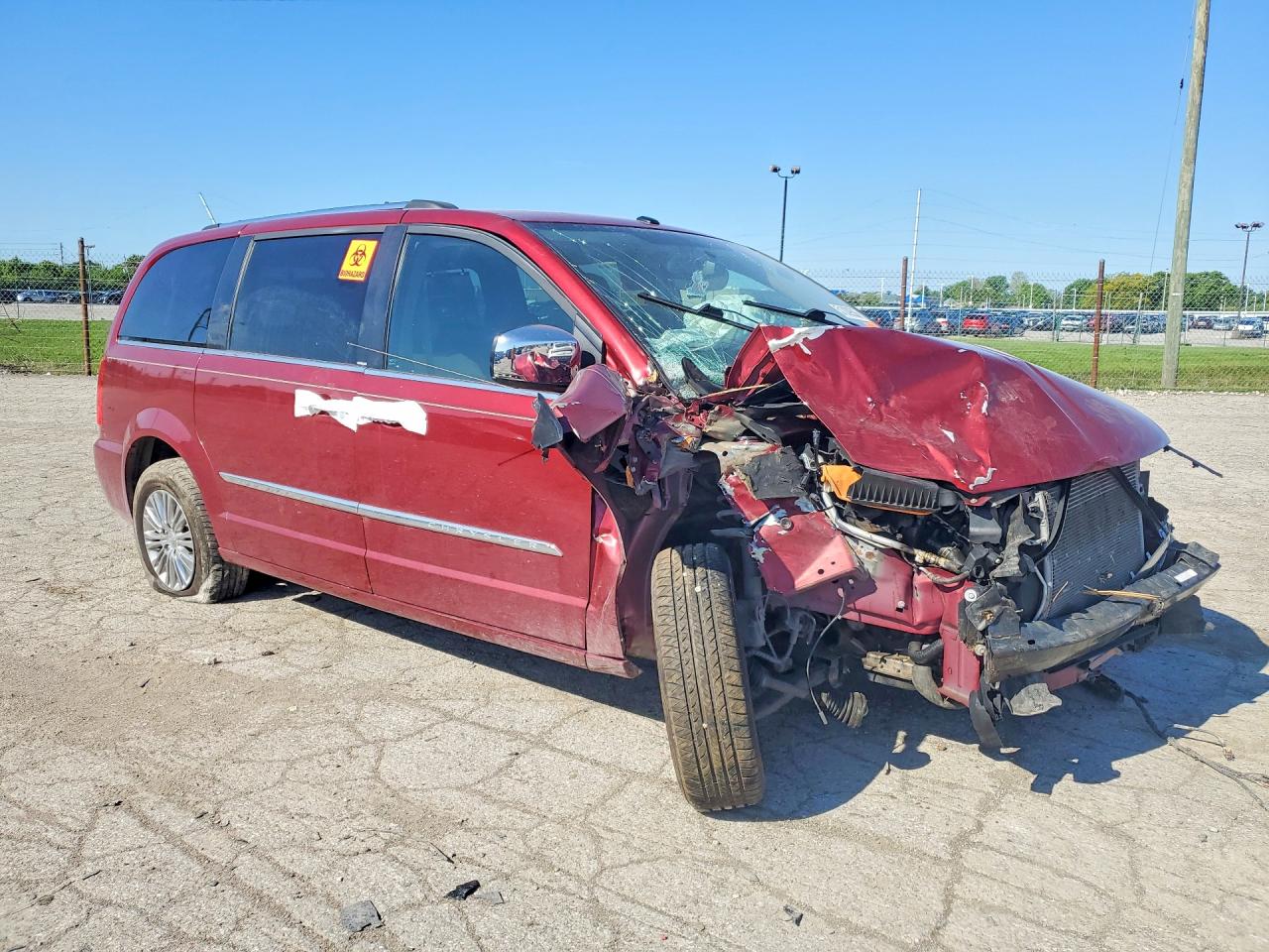 CHRYSLER TOWN & COUNTRY 2011 — 5