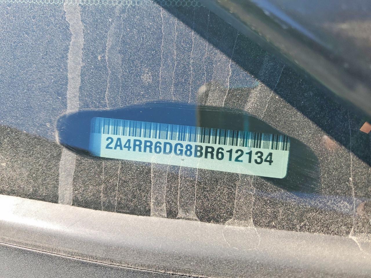 CHRYSLER TOWN & COUNTRY 2011 — 14
