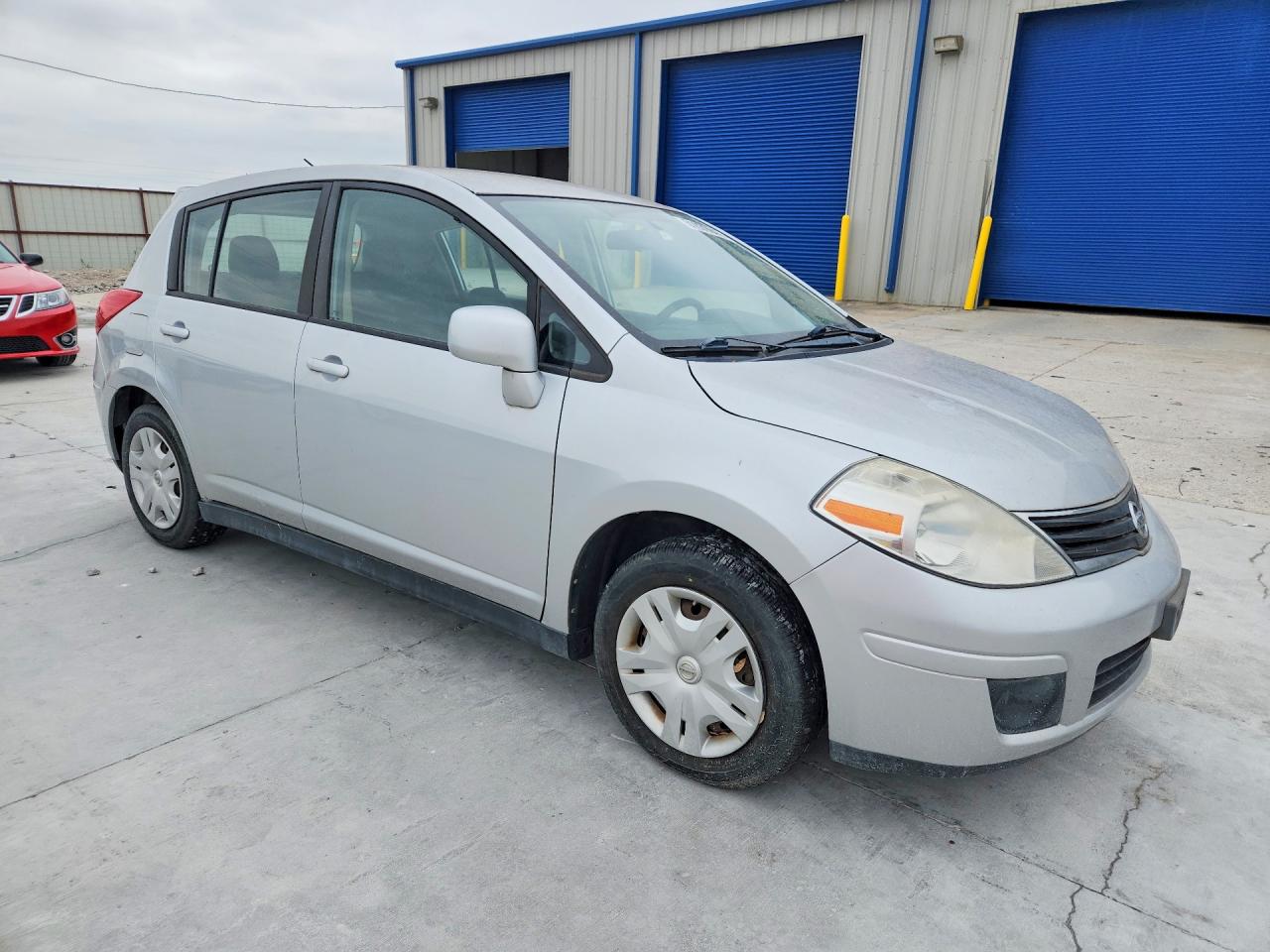 NISSAN VERSA 2011 — 5