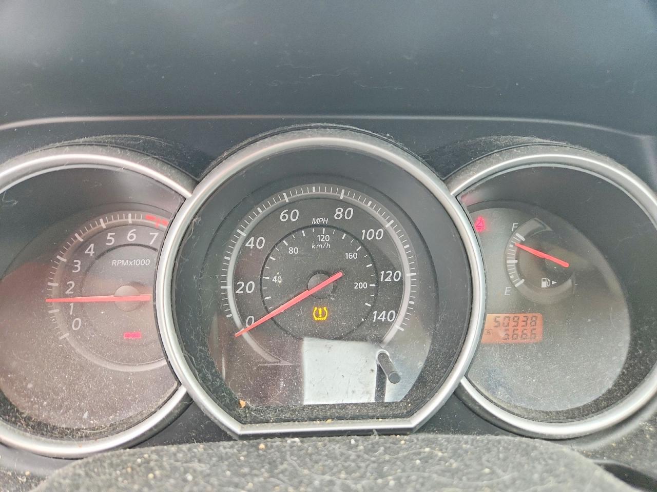 NISSAN VERSA 2011 — 10
