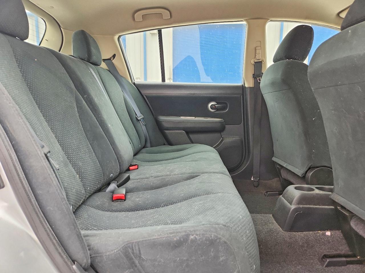 NISSAN VERSA 2011 — 11