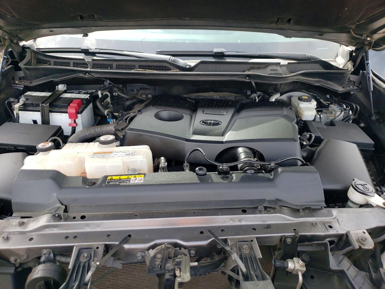 TOYOTA TUNDRA 2023 — 12