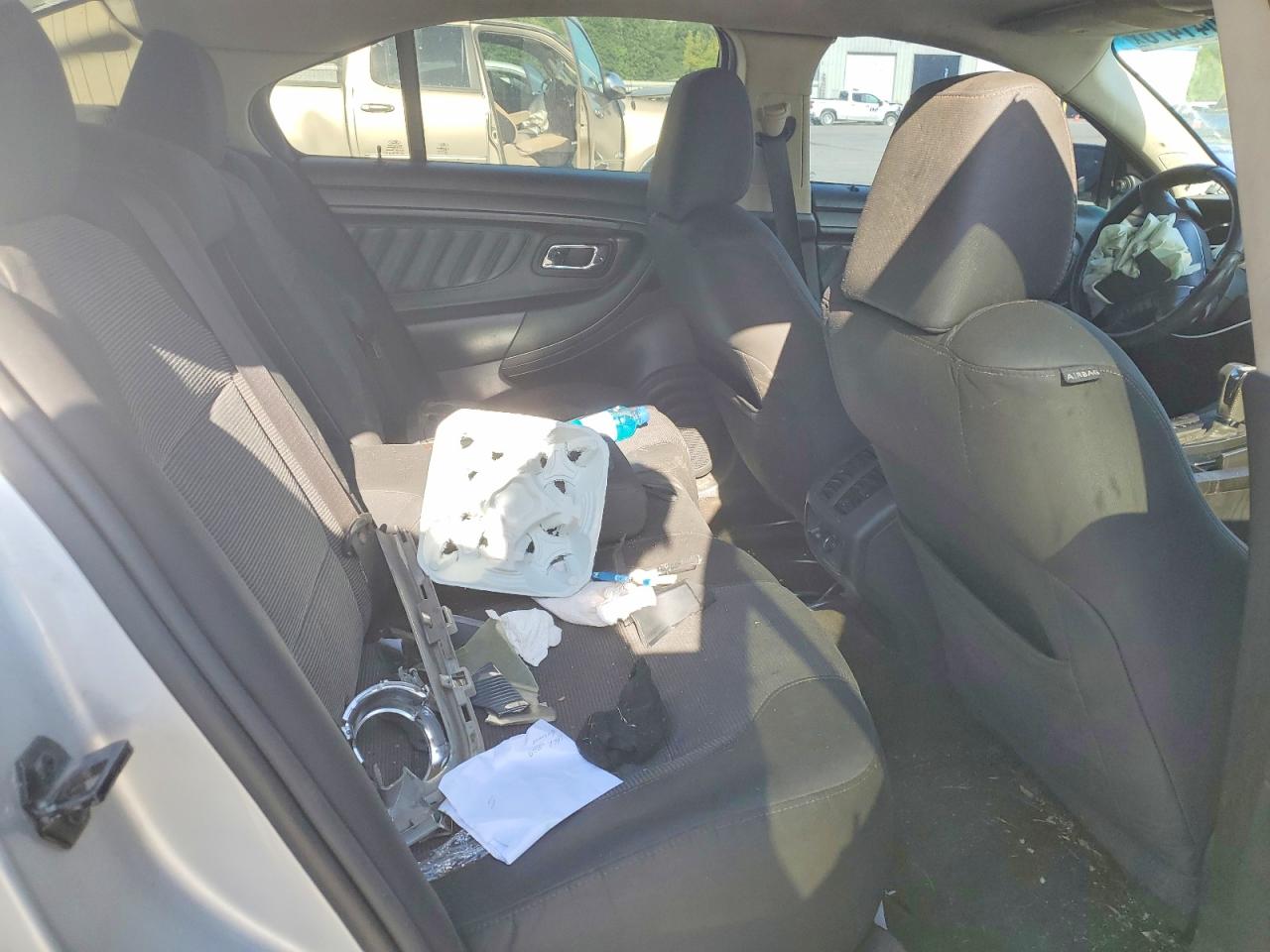 FORD TAURUS 2011 — 11
