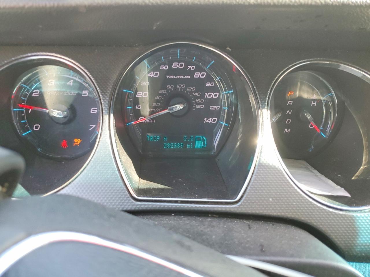 FORD TAURUS 2011 — 10