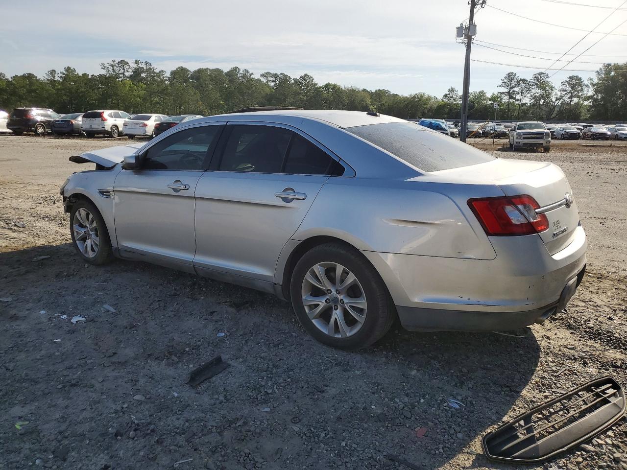 FORD TAURUS 2011 — 3