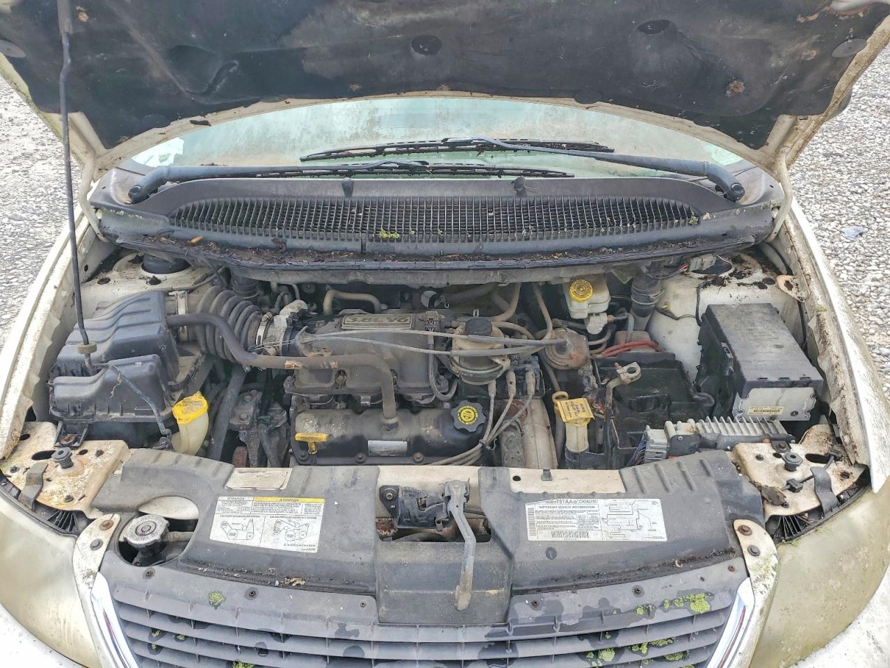CHRYSLER TOWN & COUNTRY 2003 — 13