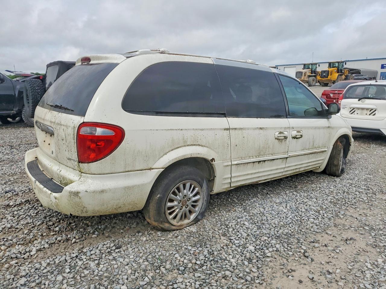 CHRYSLER TOWN & COUNTRY 2003 — 4