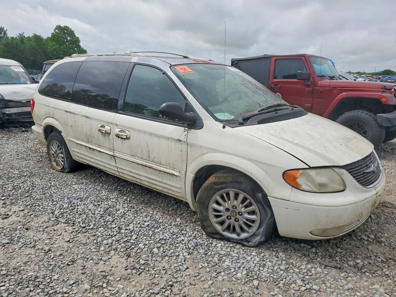 CHRYSLER TOWN & COUNTRY 2003 — 5