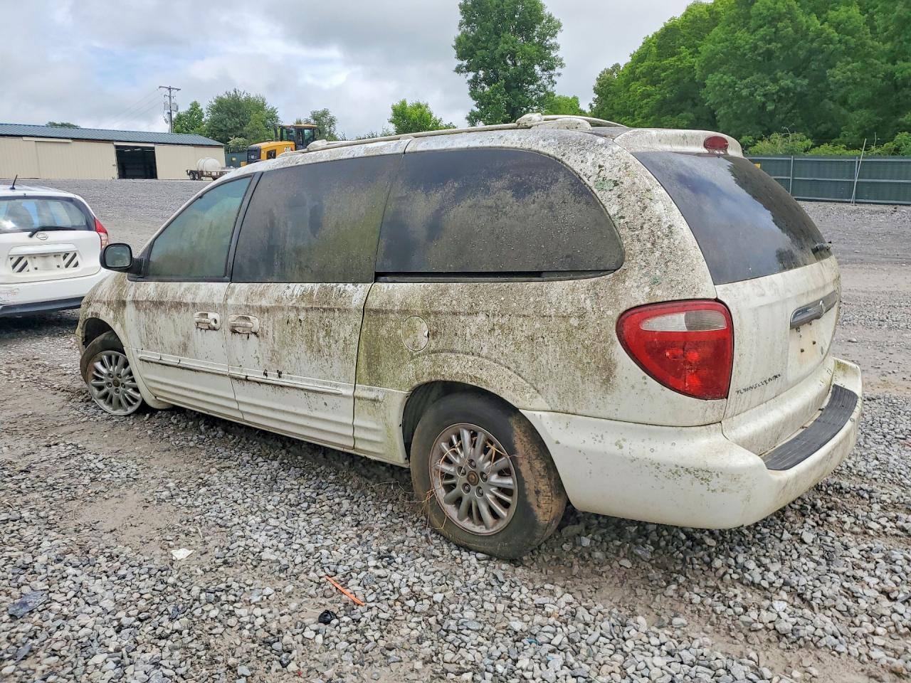 CHRYSLER TOWN & COUNTRY 2003 — 3