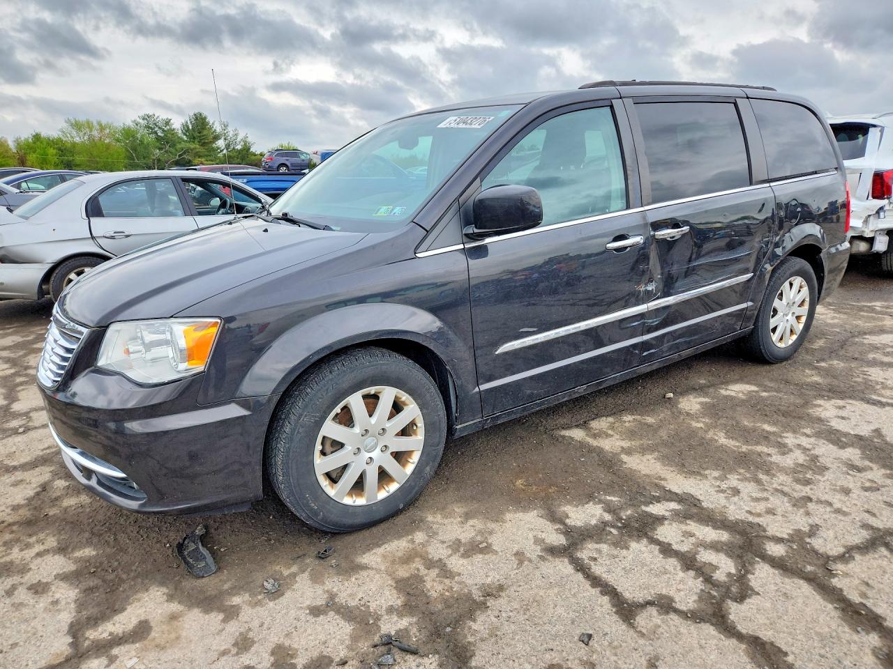 CHRYSLER TOWN & COUNTRY 2015 — 2