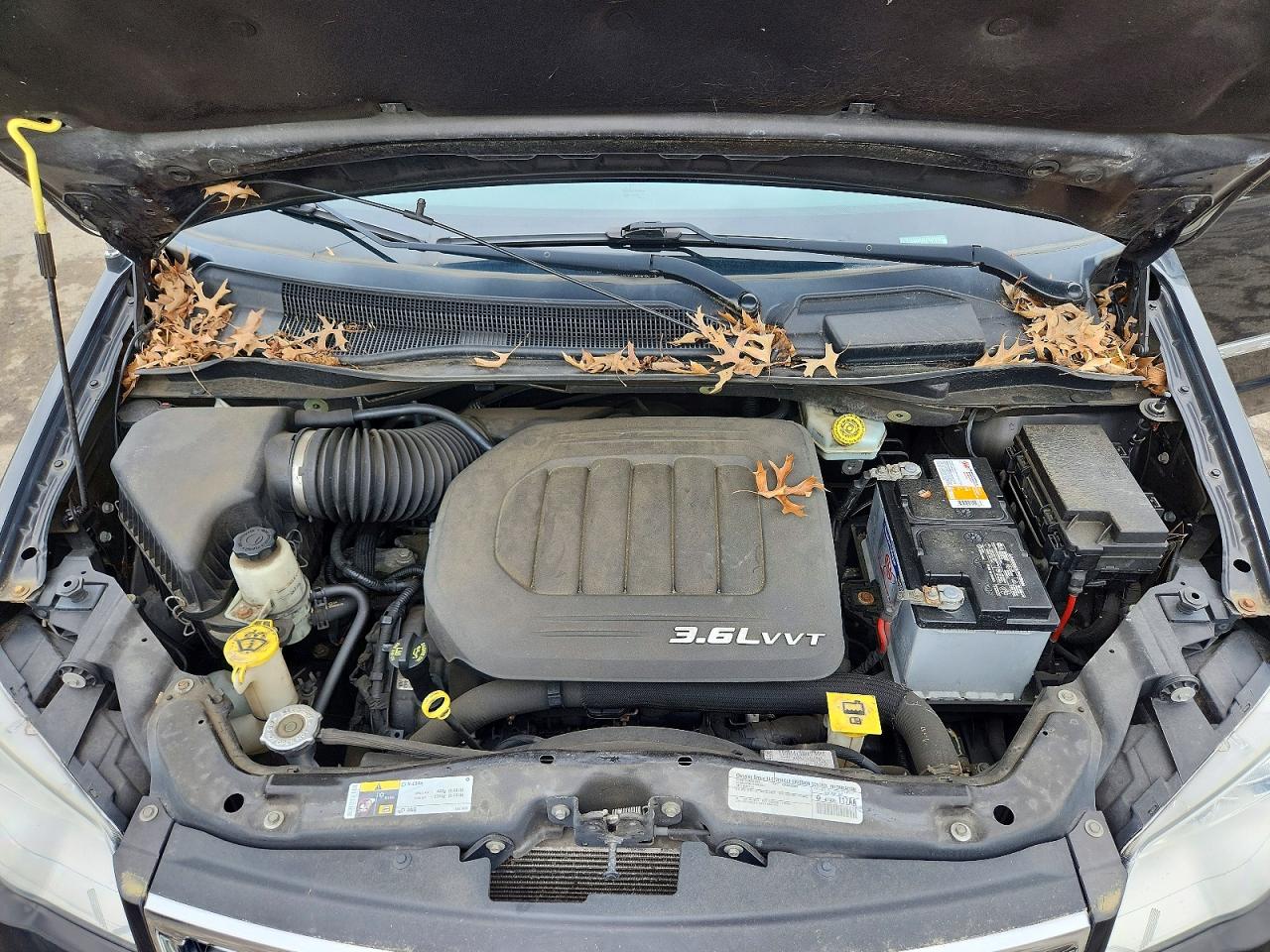 CHRYSLER TOWN & COUNTRY 2015 — 13