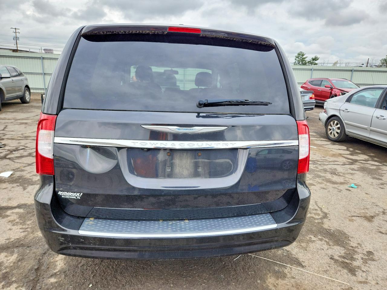 CHRYSLER TOWN & COUNTRY 2015 — 7