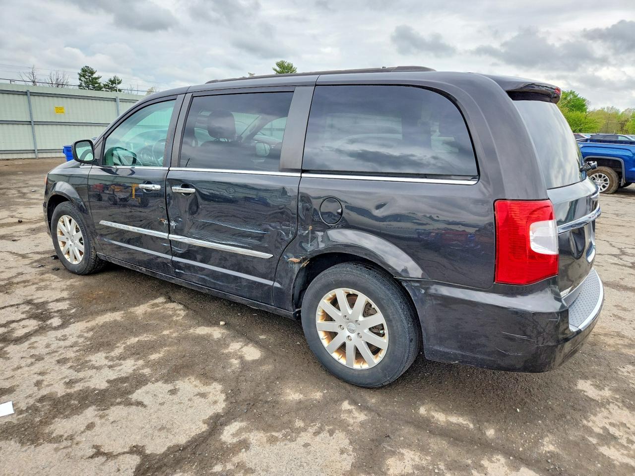 CHRYSLER TOWN & COUNTRY 2015 — 3