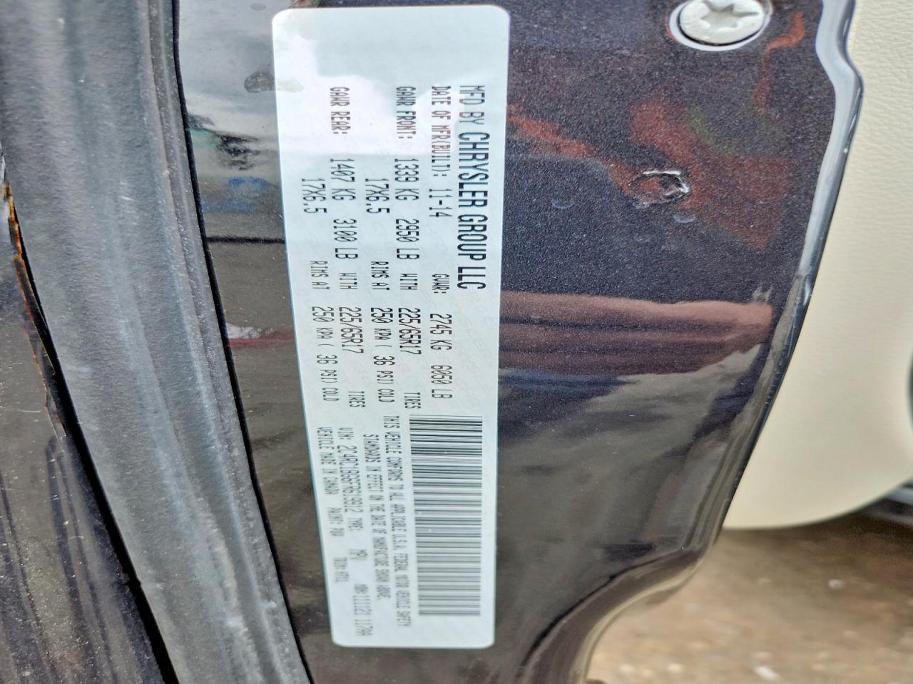 CHRYSLER TOWN & COUNTRY 2015 — 14