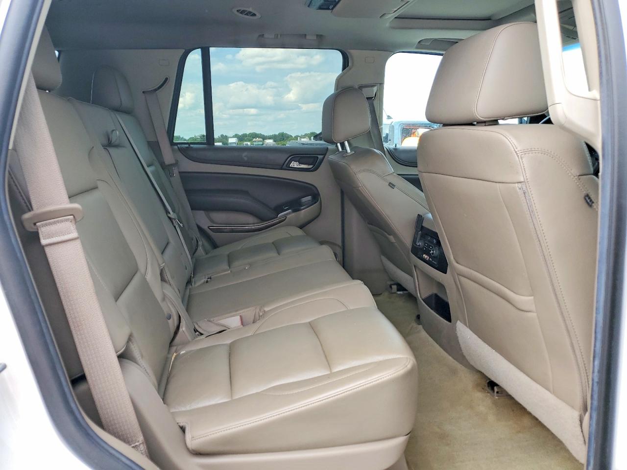 CHEV TAHOE 2016 — 12