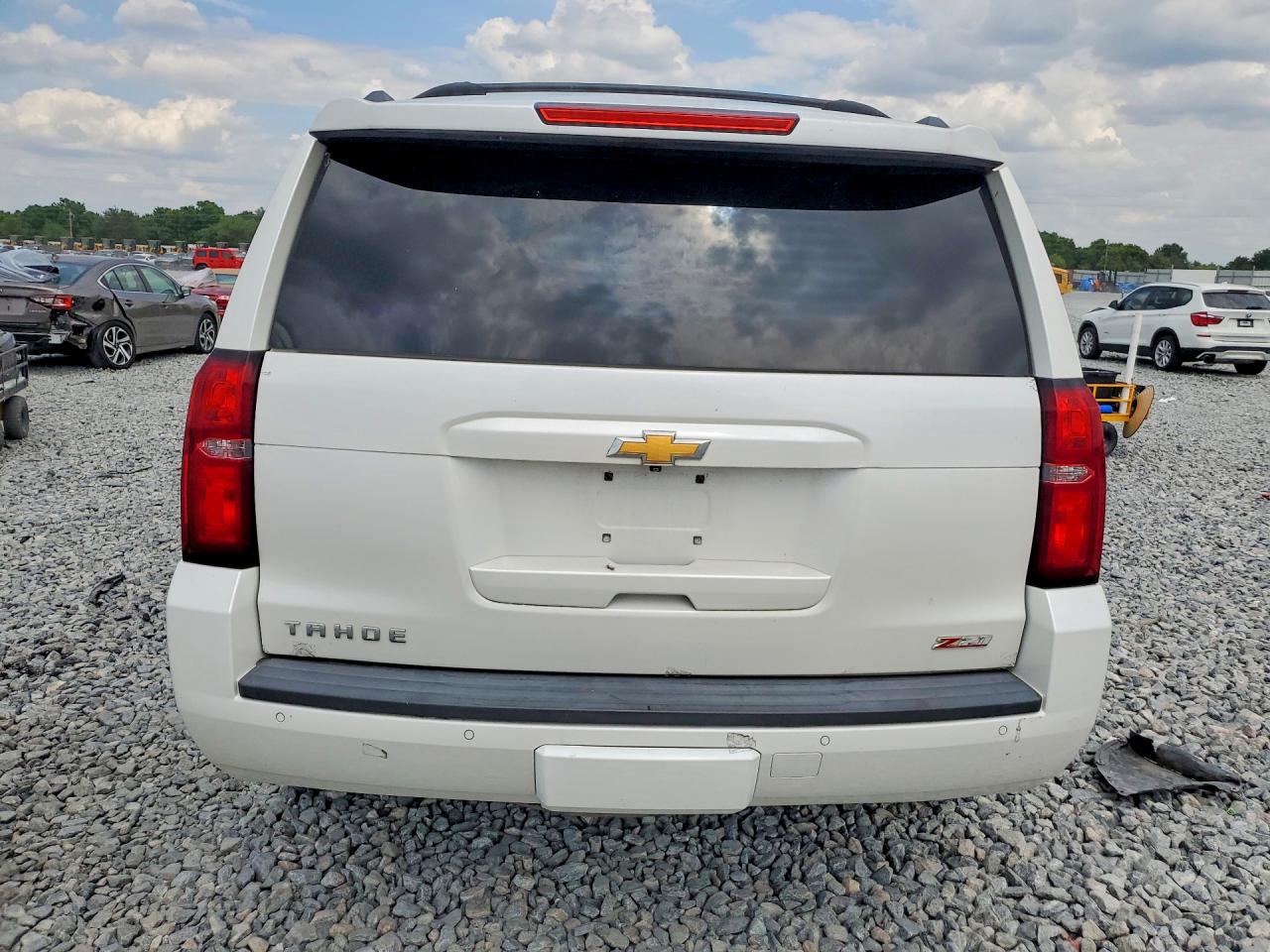 CHEV TAHOE 2016 — 7