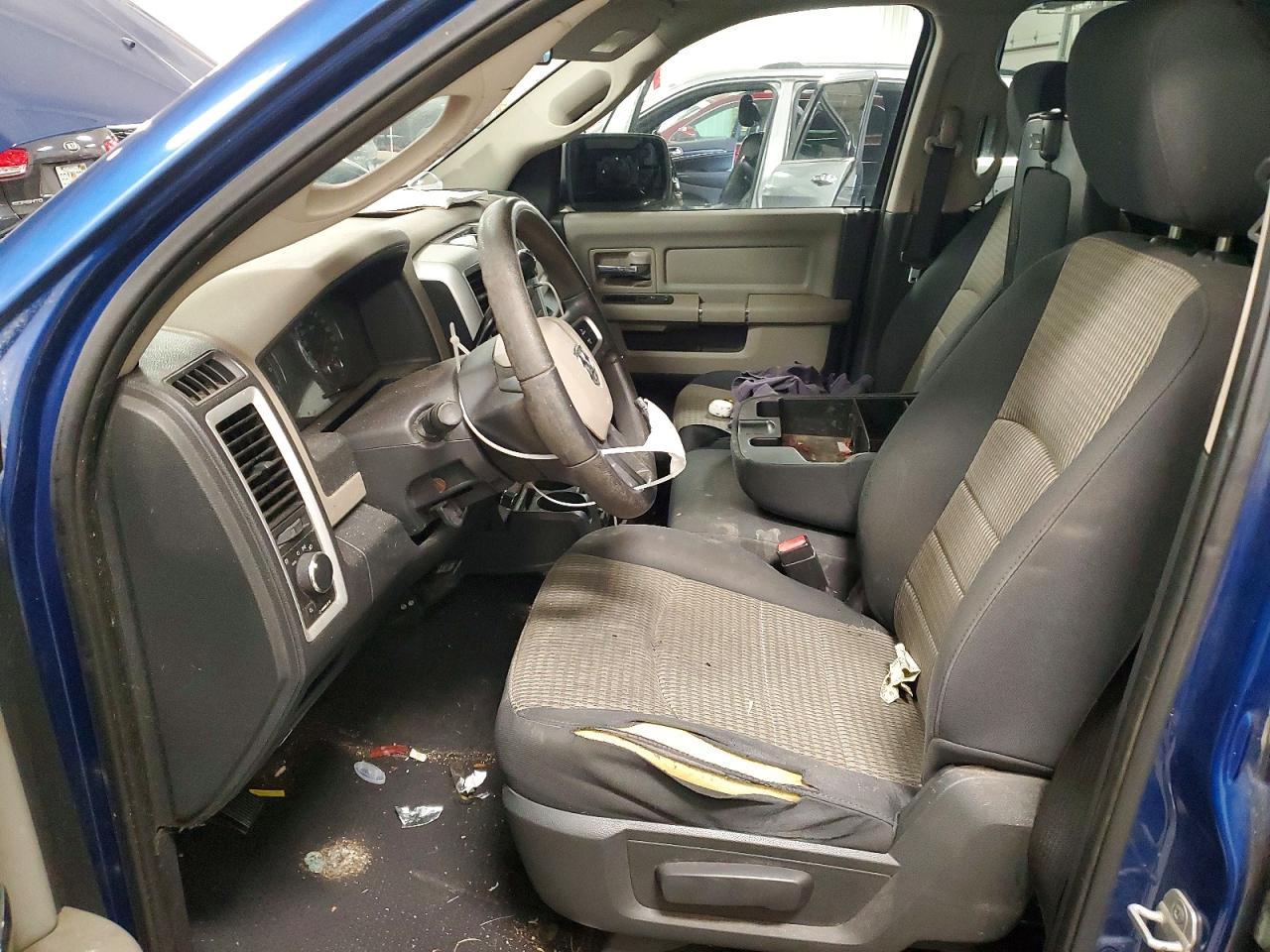 DODGE RAM 1500 2011 — 8