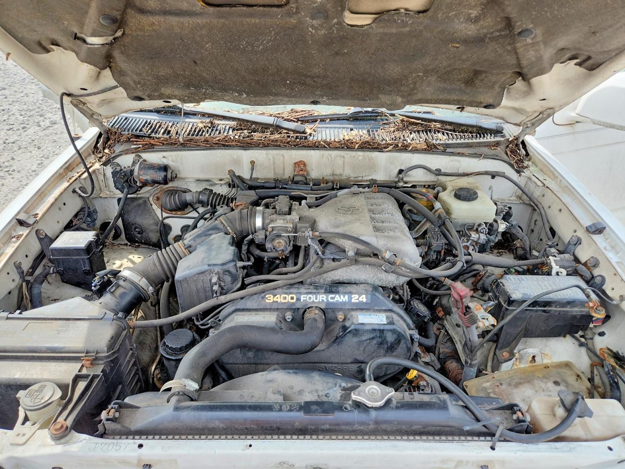 TOYOTA 4RUNNER 2001 — 13