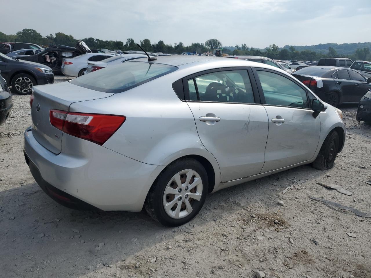 KIA RIO 2013 — 4