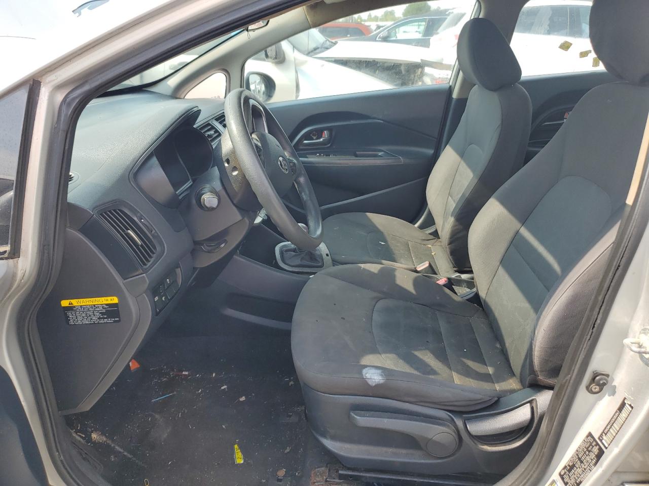 KIA RIO 2013 — 8