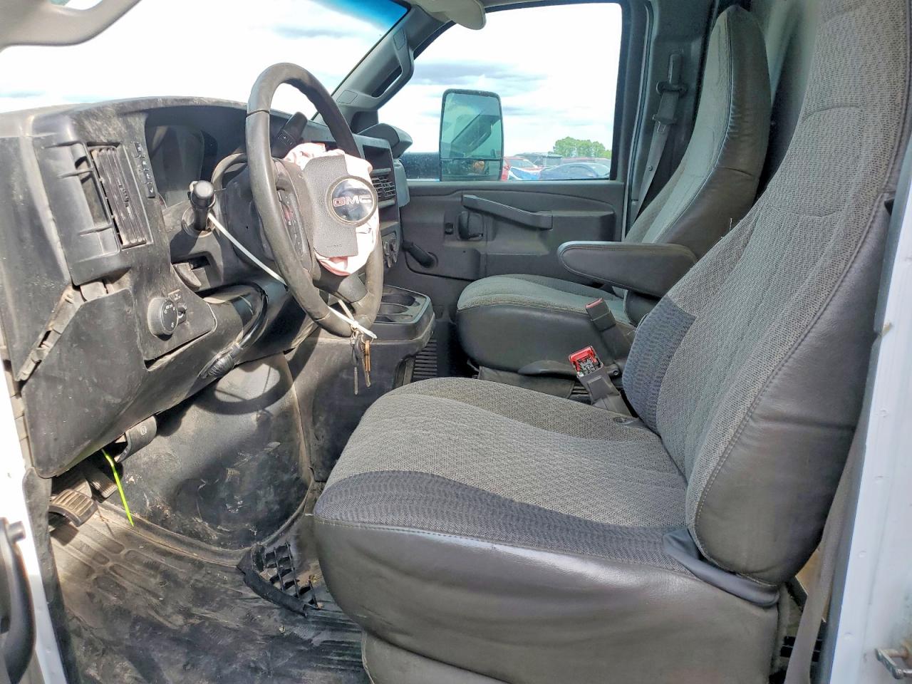 GMC SAVANA 2021 — 8