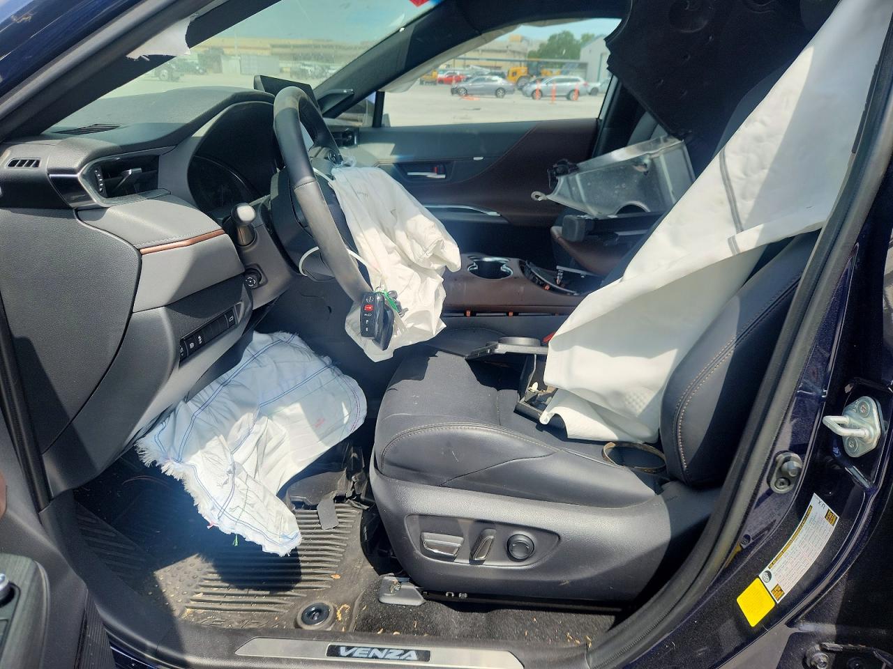 TOYOTA VENZA 2024 — 8