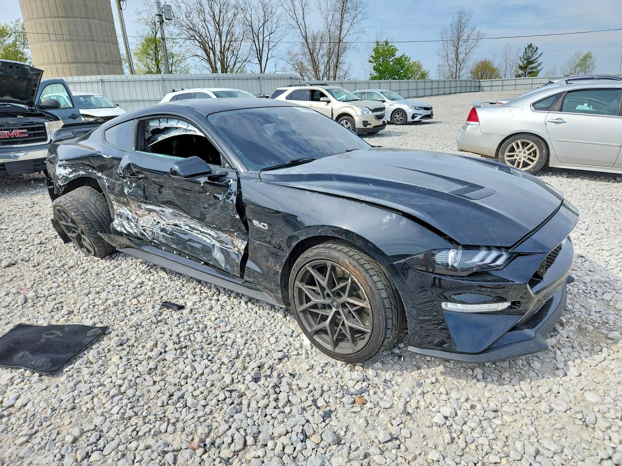 FORD MUSTANG 2020 — 5