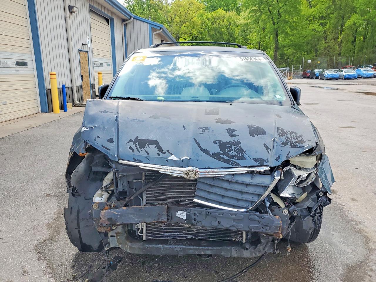 CHRYSLER TOWN & COUNTRY 2010 — 6