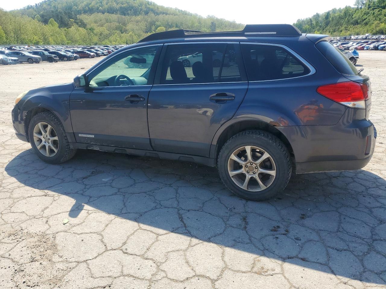 SUBARU OUTBACK 2010 — 3
