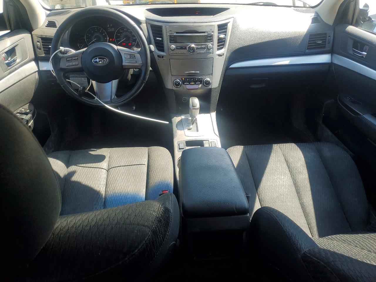 SUBARU OUTBACK 2010 — 9
