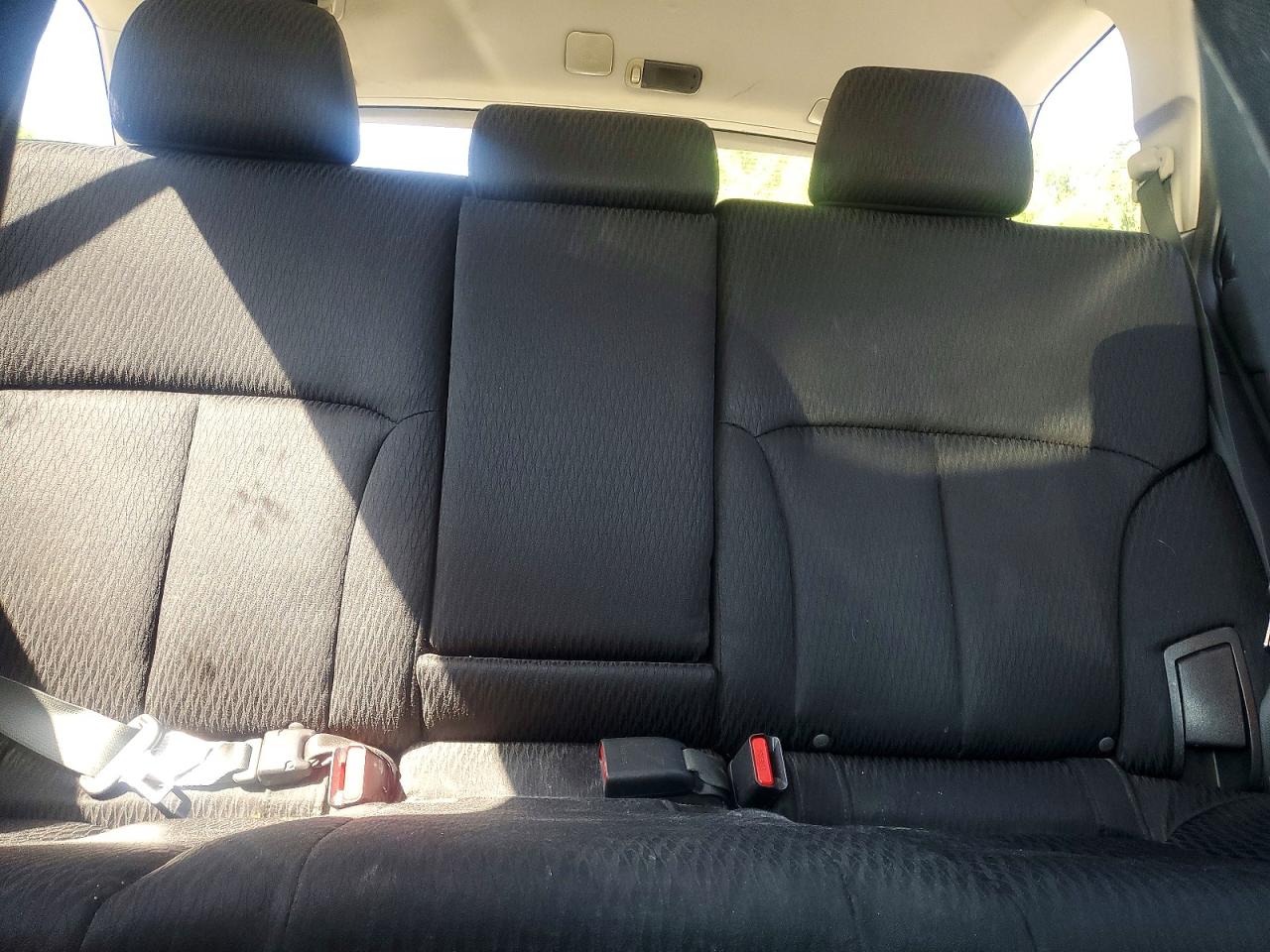 SUBARU OUTBACK 2010 — 11